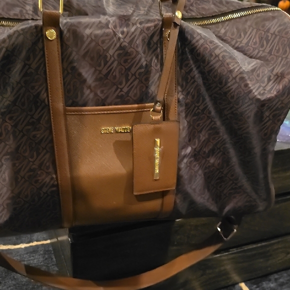Steve Madden Other - Steve Madden Brown and Black Logo Duffel Bag